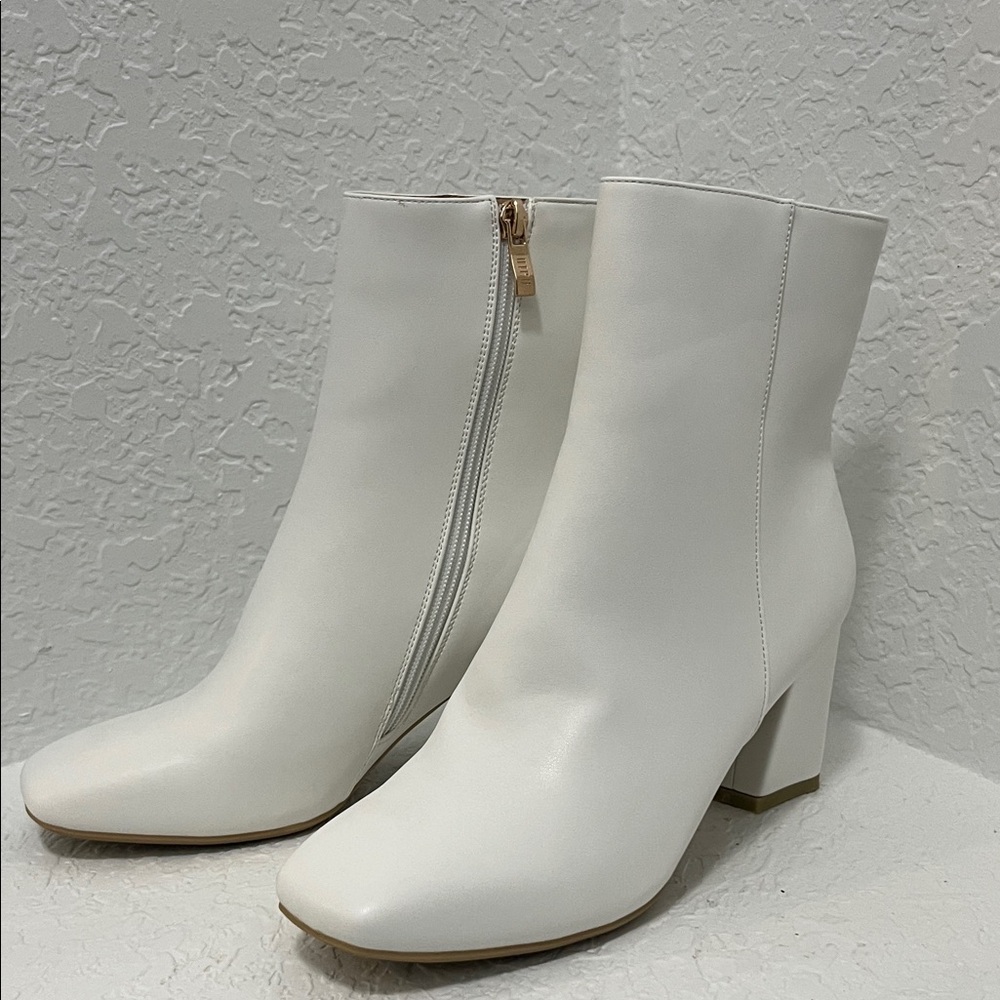 IDIFU Elegant White Ankle Boots
